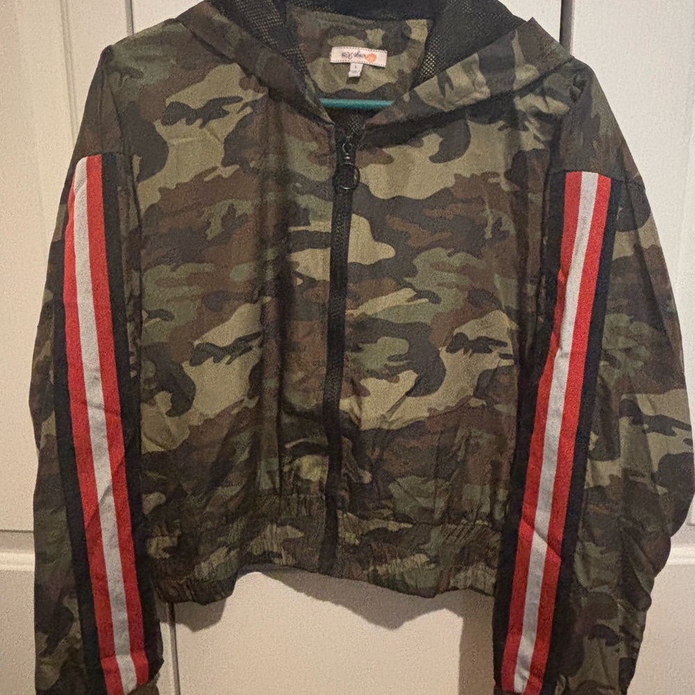 Camouflage Hooded Jacket with Red Stripes - Large